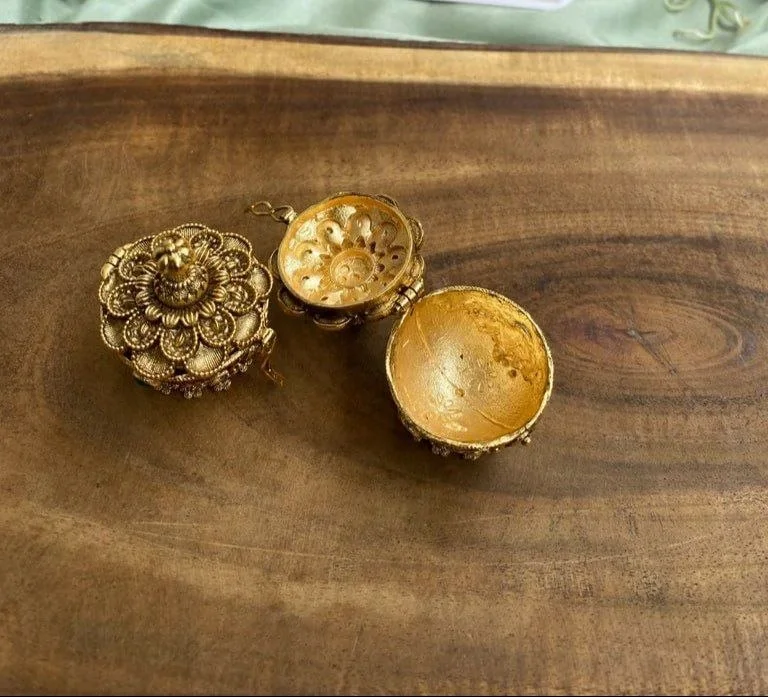 Antique Flower Petals Kumkum Box